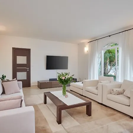 Lapad Villa