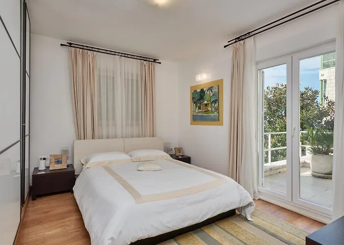 Lapad Villa *