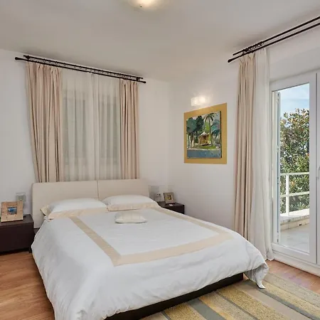 Lapad Villa *